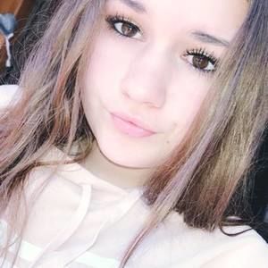 Meet your Posher, Caitlin